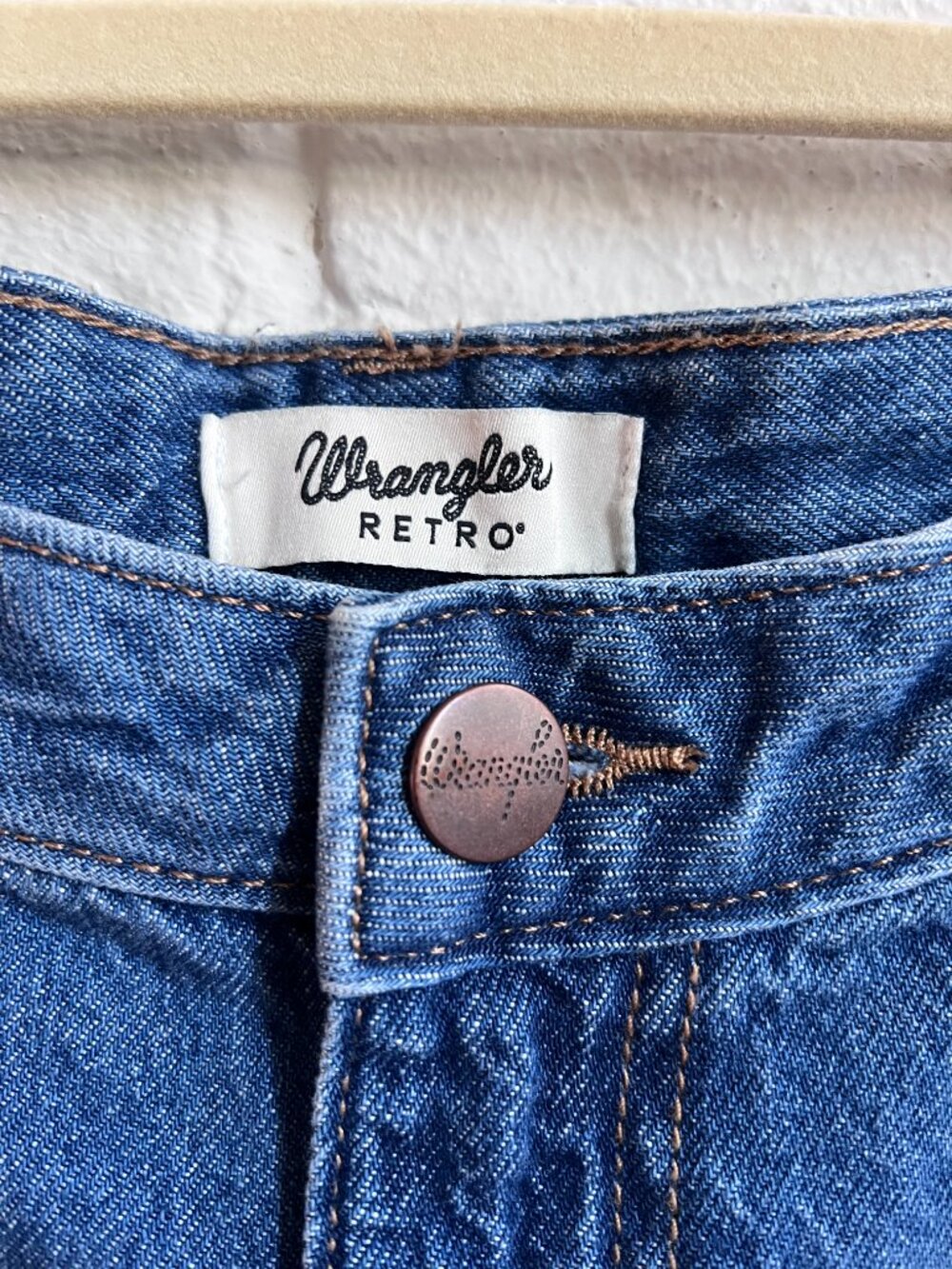 WRANGLER | Women's Retro Bailey High Rise Wide Leg Jeans in the Yvette wash. - Picture 8 of 14